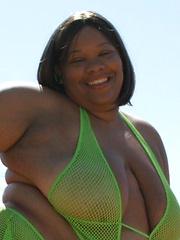 Black BBW Choclick Grinds On Stiff Prick