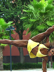 Muscle Black Women