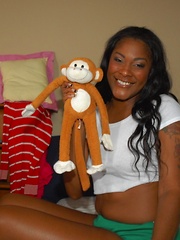 Hot black girl friends gettingexposed